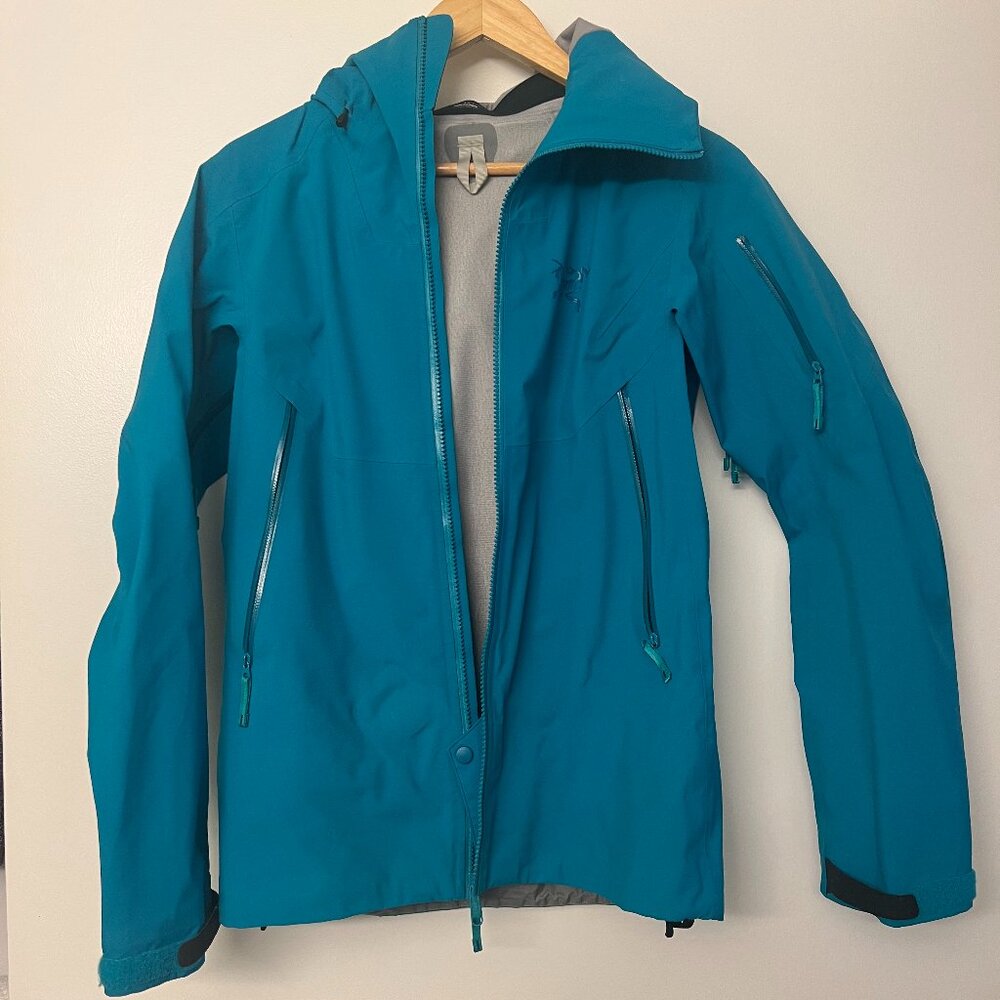 Arc'teryx Women's Blue Gore-Tex Sentinel Jacket
